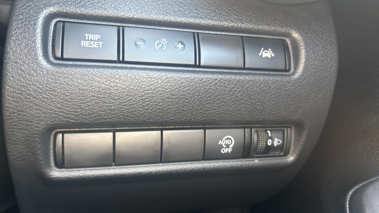 Nissan Juke 1.0 DiG-T 114 N-Connecta 5dr DCT Petrol Hatchback